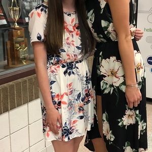 A beautiful dress from Auditions, selling because I have so many dresses❤️